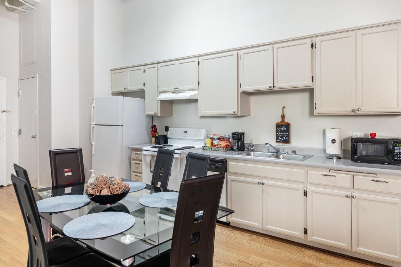 Gaslamp 2Bdrm - W Parking & 4 Beds #204 Hotel San Diego Buitenkant foto